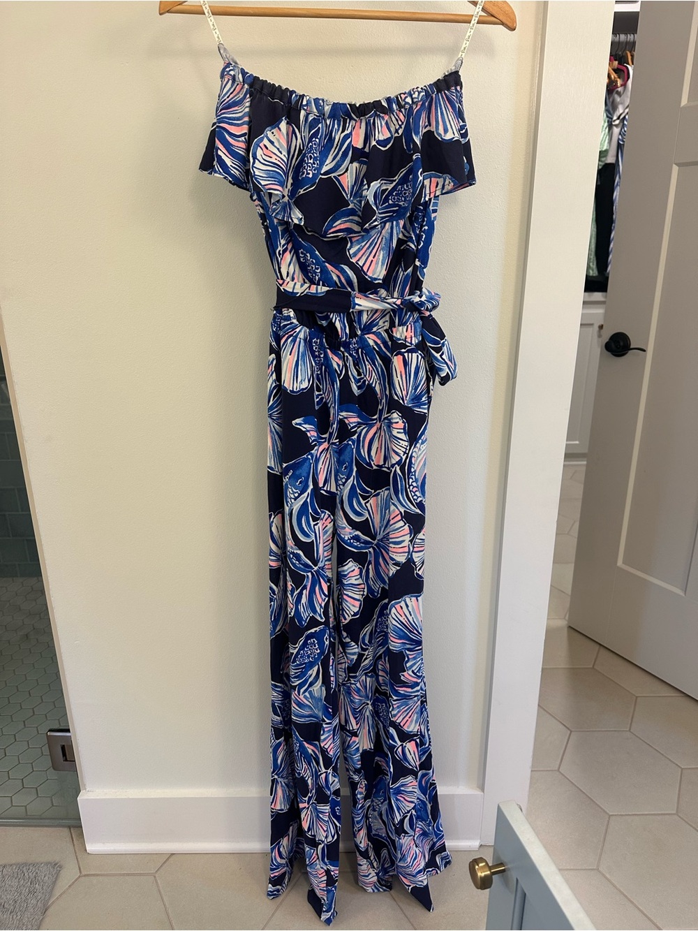 Sleeveless Navy and pink Lilly Pulitzer jumpsuit small